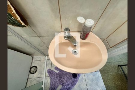 Casa à venda com 335m², 5 quartos e 3 vagas Casa à venda com 335m², 5 quartos e 3 vagasBanheiro de serviço