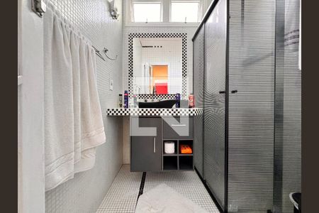 Casa à venda com 335m², 5 quartos e 3 vagas Casa à venda com 335m², 5 quartos e 3 vagasBanheiro