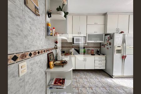 Casa à venda com 335m², 5 quartos e 3 vagas Casa à venda com 335m², 5 quartos e 3 vagasCozinha