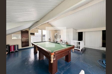 Casa à venda com 335m², 5 quartos e 3 vagas Casa à venda com 335m², 5 quartos e 3 vagasPorão