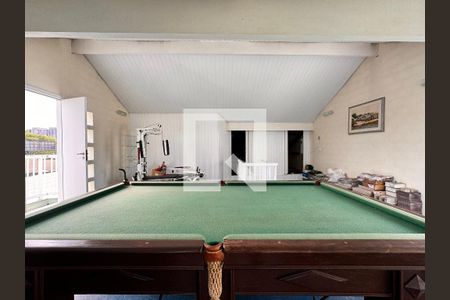 Casa à venda com 335m², 5 quartos e 3 vagas Casa à venda com 335m², 5 quartos e 3 vagasPorão