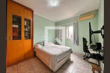 Casa à venda com 335m², 5 quartos e 3 vagas Casa à venda com 335m², 5 quartos e 3 vagasQuarto 2