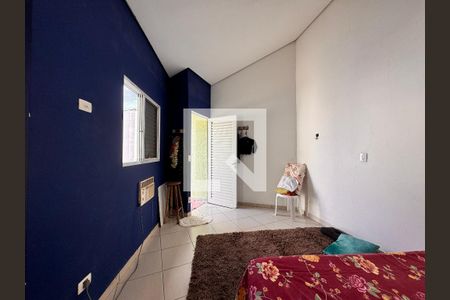 Casa à venda com 335m², 5 quartos e 3 vagas Casa à venda com 335m², 5 quartos e 3 vagasEdícula