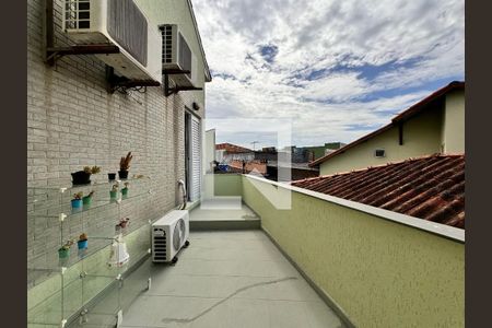 Casa à venda com 335m², 5 quartos e 3 vagas Casa à venda com 335m², 5 quartos e 3 vagasSacada