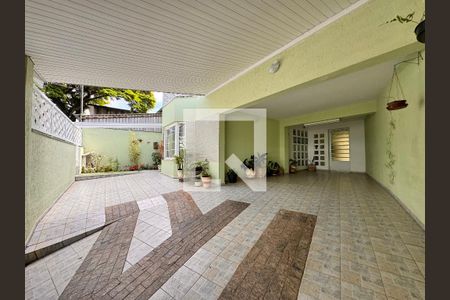 Casa à venda com 335m², 5 quartos e 3 vagas Casa à venda com 335m², 5 quartos e 3 vagasGaragem
