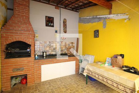 Casa à venda com 112m², 2 quartos e 2 vagaschurrasqueira e área de serviço