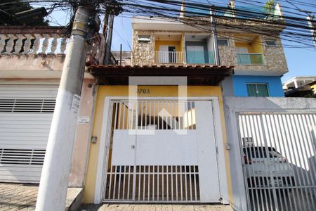 Casa à venda com 112m², 2 quartos e 2 vagasFachada