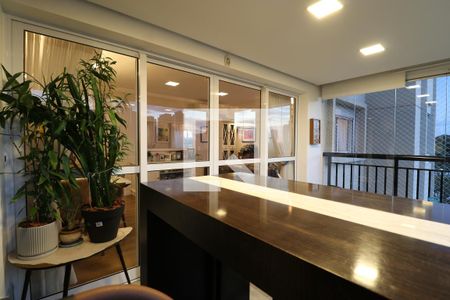 Apartamento à venda com 108m², 3 quartos e 2 vagasVaranda