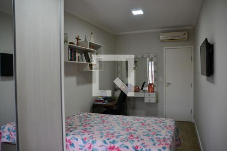 Casa à venda com 322m², 4 quartos e 4 vagas Casa à venda com 322m², 4 quartos e 4 vagasQuarto 3