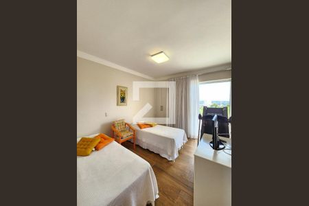 Casa de condomínio à venda com 290m², 4 quartos e 4 vagas Casa de condomínio à venda com 290m², 4 quartos e 4 vagasQuarto 4