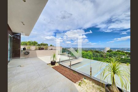 Casa de condomínio à venda com 290m², 4 quartos e 4 vagas Casa de condomínio à venda com 290m², 4 quartos e 4 vagasVaranda terraço 2 andar