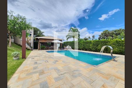 Casa de condomínio à venda com 290m², 4 quartos e 4 vagas Casa de condomínio à venda com 290m², 4 quartos e 4 vagasPiscina