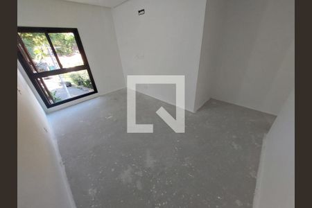 Casa à venda com 515m², 4 quartos e 4 vagasQuarto 2