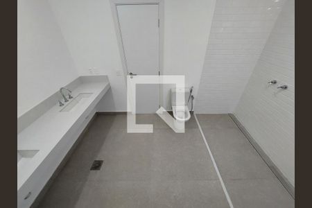 Casa à venda com 515m², 4 quartos e 4 vagasBanheiro da Suíte