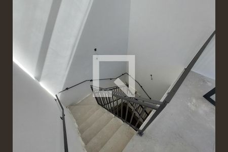 Casa à venda com 515m², 4 quartos e 4 vagasEscadas