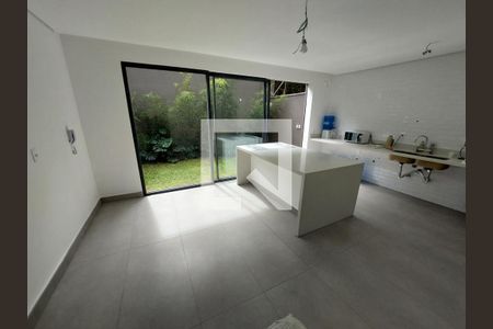 Casa à venda com 707m², 5 quartos e 6 vagas Casa à venda com 707m², 5 quartos e 6 vagasCozinha