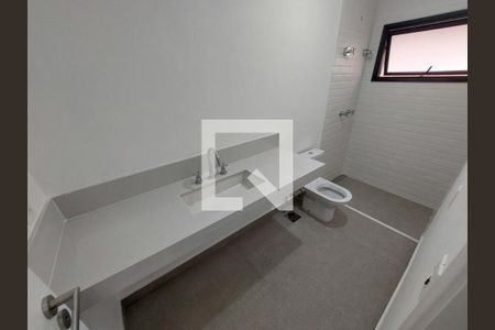 Casa à venda com 707m², 5 quartos e 6 vagas Casa à venda com 707m², 5 quartos e 6 vagasBanheiro da Suíte