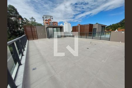 Casa à venda com 707m², 5 quartos e 6 vagas Casa à venda com 707m², 5 quartos e 6 vagasÁrea comum