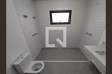 Casa à venda com 707m², 5 quartos e 6 vagas Casa à venda com 707m², 5 quartos e 6 vagasBanheiro da Suíte