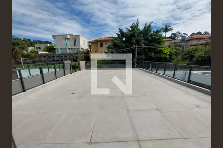 Casa à venda com 707m², 5 quartos e 6 vagas Casa à venda com 707m², 5 quartos e 6 vagasÁrea comum
