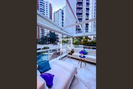 Apartamento para alugar com 81m², 1 quarto e 1 vagaVaranda