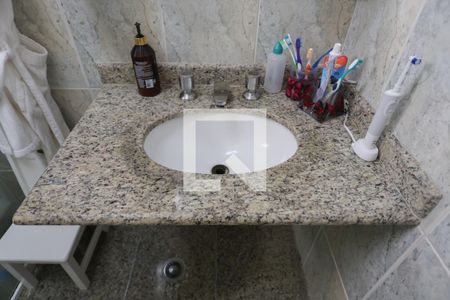 Casa à venda com 330m², 3 quartos e 4 vagas Casa à venda com 330m², 3 quartos e 4 vagasBanheiro da Suíte 2