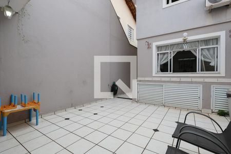 Casa à venda com 330m², 3 quartos e 4 vagas Casa à venda com 330m², 3 quartos e 4 vagasQuintal e Churrasqueira