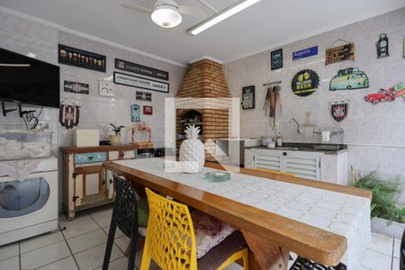 Casa à venda com 330m², 3 quartos e 4 vagas Casa à venda com 330m², 3 quartos e 4 vagasQuintal e Churrasqueira