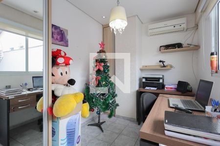 Casa à venda com 330m², 3 quartos e 4 vagas Casa à venda com 330m², 3 quartos e 4 vagasEdícula - Escritório