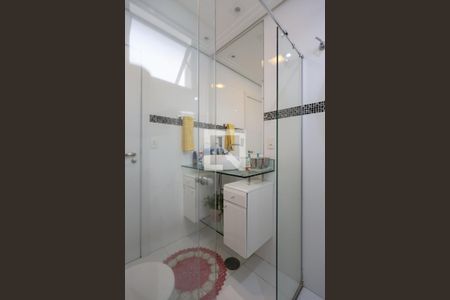 Casa à venda com 330m², 3 quartos e 4 vagas Casa à venda com 330m², 3 quartos e 4 vagasBanheiro da Suíte 1