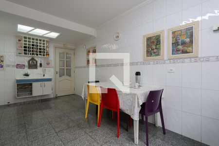 Casa à venda com 330m², 3 quartos e 4 vagas Casa à venda com 330m², 3 quartos e 4 vagasCozinha