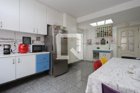 Casa à venda com 330m², 3 quartos e 4 vagas Casa à venda com 330m², 3 quartos e 4 vagasCozinha