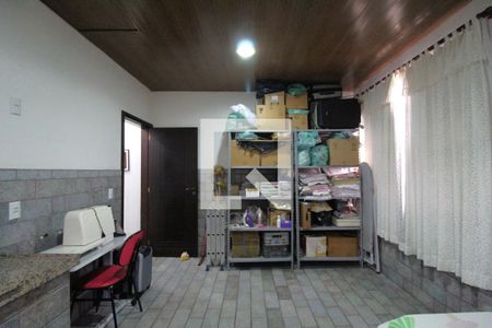 Casa à venda com 350m², 3 quartos e 3 vagasÁrea de serviço - Despensa