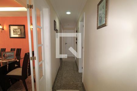 Casa à venda com 350m², 3 quartos e 3 vagasSala - Corredor