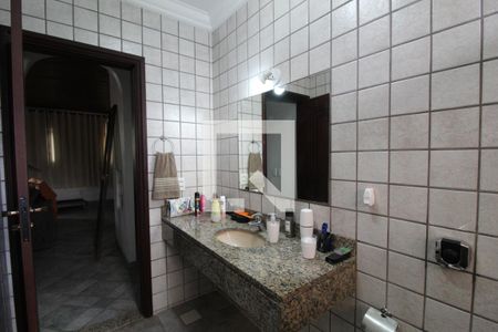 Casa à venda com 350m², 3 quartos e 3 vagasBanheiro social