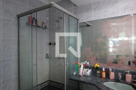 Casa à venda com 350m², 3 quartos e 3 vagasBanheiro da suíte 2