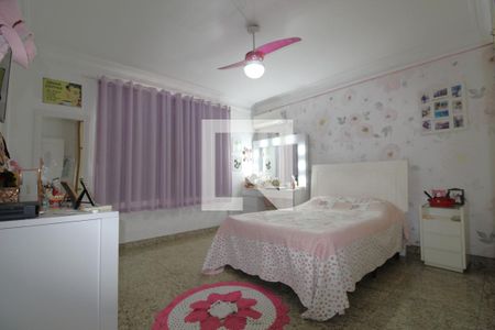 Casa à venda com 350m², 3 quartos e 3 vagasSuíte 2