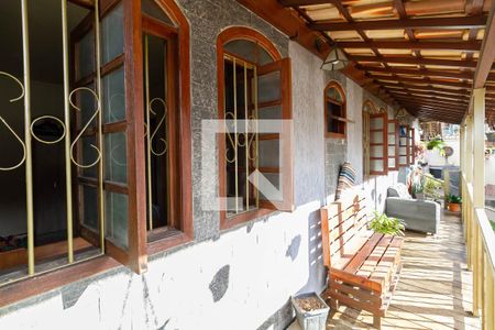 Casa à venda com 98m², 2 quartos e 1 vaga Casa à venda com 98m², 2 quartos e 1 vagaVaranda