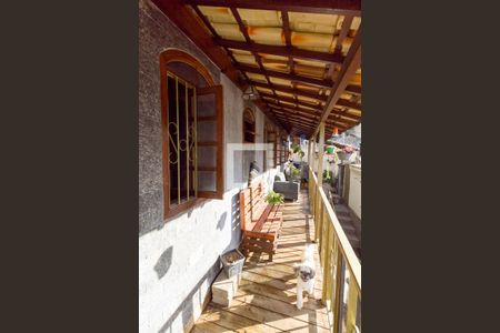 Casa à venda com 98m², 2 quartos e 1 vaga Casa à venda com 98m², 2 quartos e 1 vagaVaranda