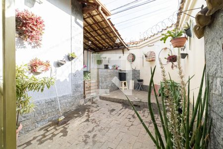 Casa à venda com 98m², 2 quartos e 1 vaga Casa à venda com 98m², 2 quartos e 1 vagaEntrada