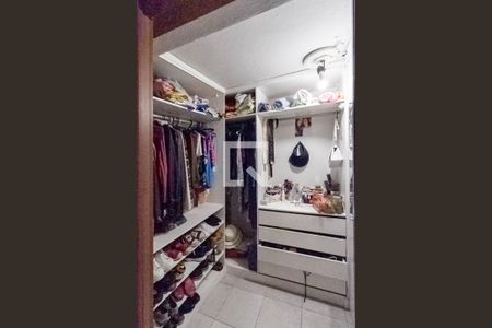 Casa à venda com 98m², 2 quartos e 1 vaga Casa à venda com 98m², 2 quartos e 1 vagaCloset Quarto 1