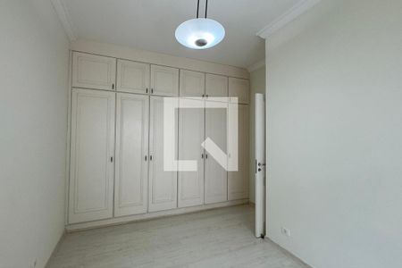 Casa de condomínio à venda com 400m², 4 quartos e 4 vagasCloset da suíte 1