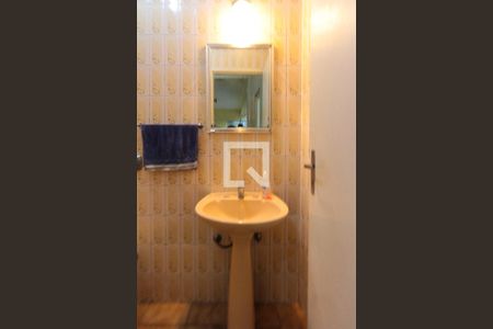 Casa à venda com 150m², 3 quartos e 4 vagasBanheiro de serviço