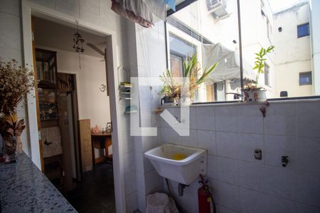 Apartamento para alugar com 130m², 4 quartos e 2 vagas Apartamento para alugar com 130m², 4 quartos e 2 vagasCozinha e Área de Serviço