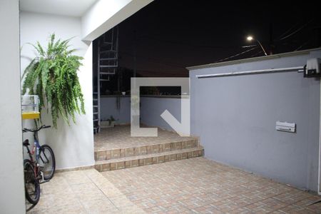 Casa à venda com 320m², 3 quartos e 2 vagasQuintal