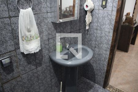 Casa à venda com 320m², 3 quartos e 2 vagasBanheiro