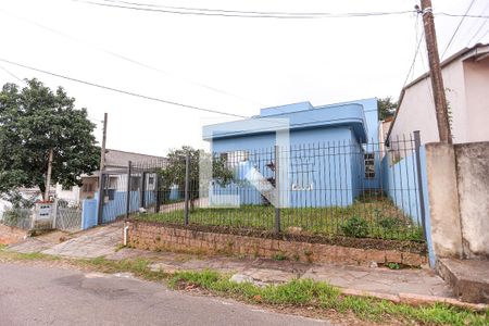 Casa à venda com 320m², 5 quartos e 6 vagas Casa à venda com 320m², 5 quartos e 6 vagasFachada