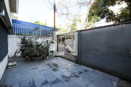 Casa à venda com 142m², 2 quartos e 2 vagas Casa à venda com 142m², 2 quartos e 2 vagasGaragem