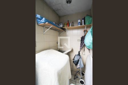 Casa à venda com 142m², 2 quartos e 2 vagas Casa à venda com 142m², 2 quartos e 2 vagasLavanderia