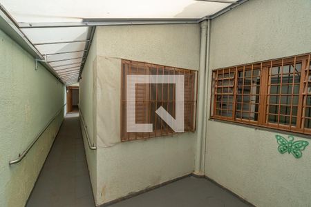 Casa à venda com 239m², 3 quartos e 2 vagasCorredor Externo 